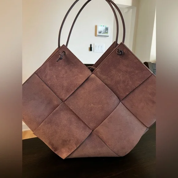 【BOTTEGA VENETA】BASKET TOTE BAG Bottega Veneta Oversized Basket Tote Intrecciato Shoulder